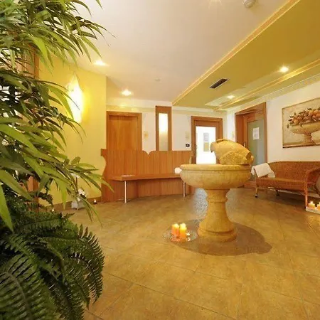 Aparthotel Kristall Predazzo